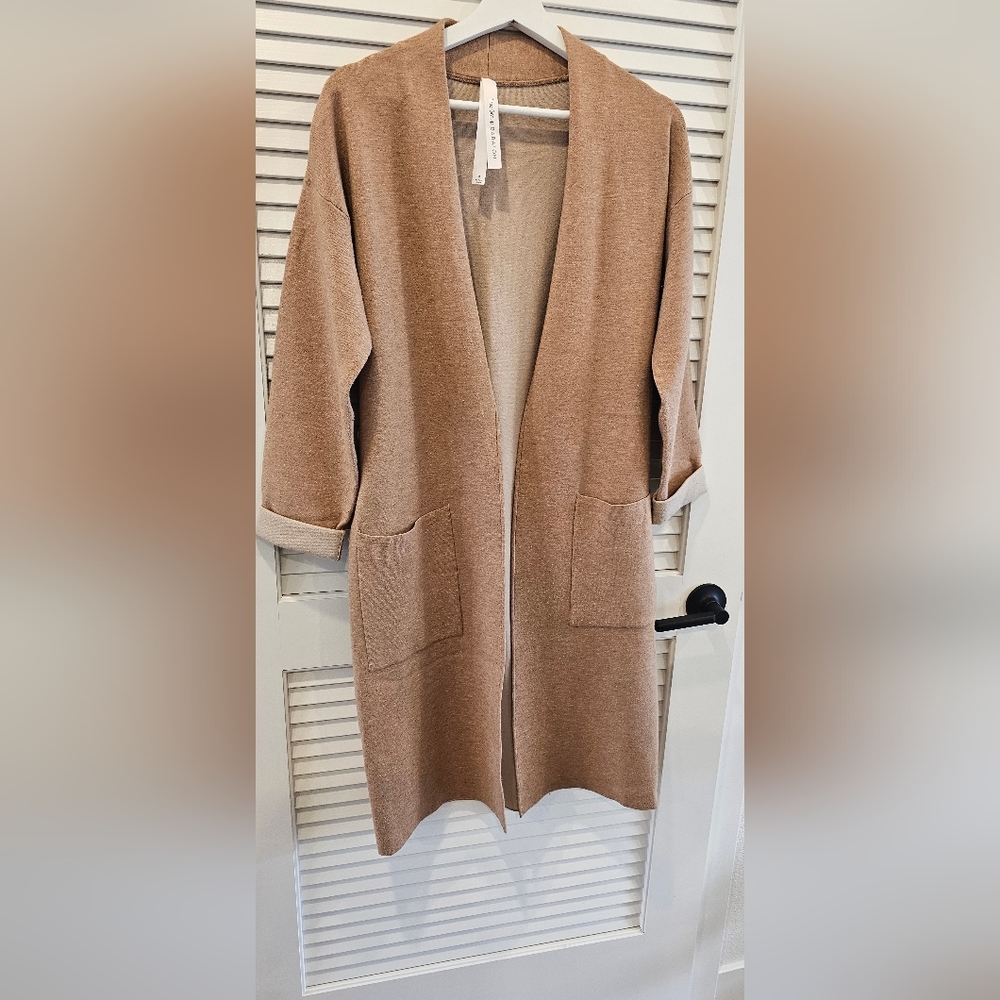 Alarm cardigan sweater it's three quarters